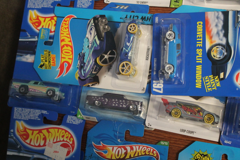 Illustration for article titled Enormous Die-Cast Collection - Box 3 - Hot Wheels